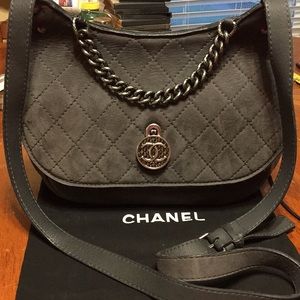 Chanel crossbody purse